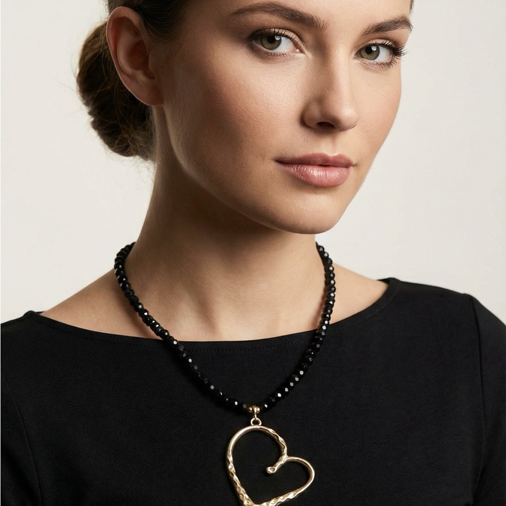 Elegant Black and Gold Heart Necklace